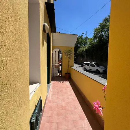 La Casa Del Postino Procida