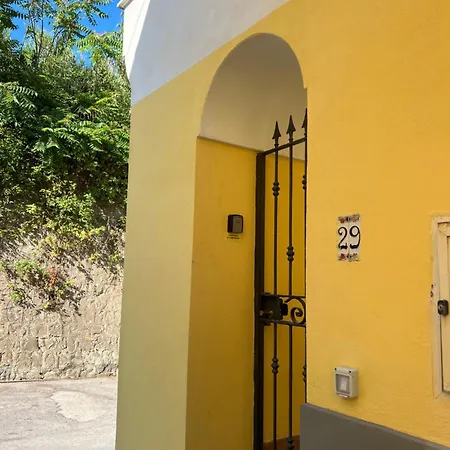 La Casa Del Postino Procida