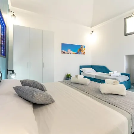 La Casa Del Postino Procida